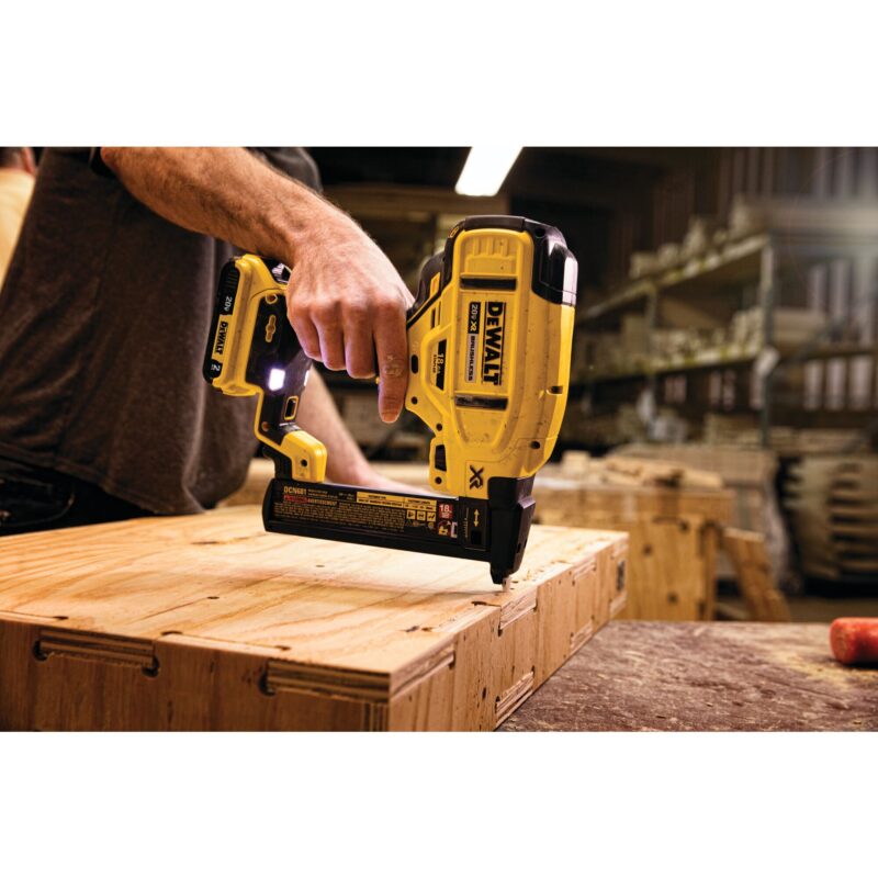 Outil Dewalt DCN681B