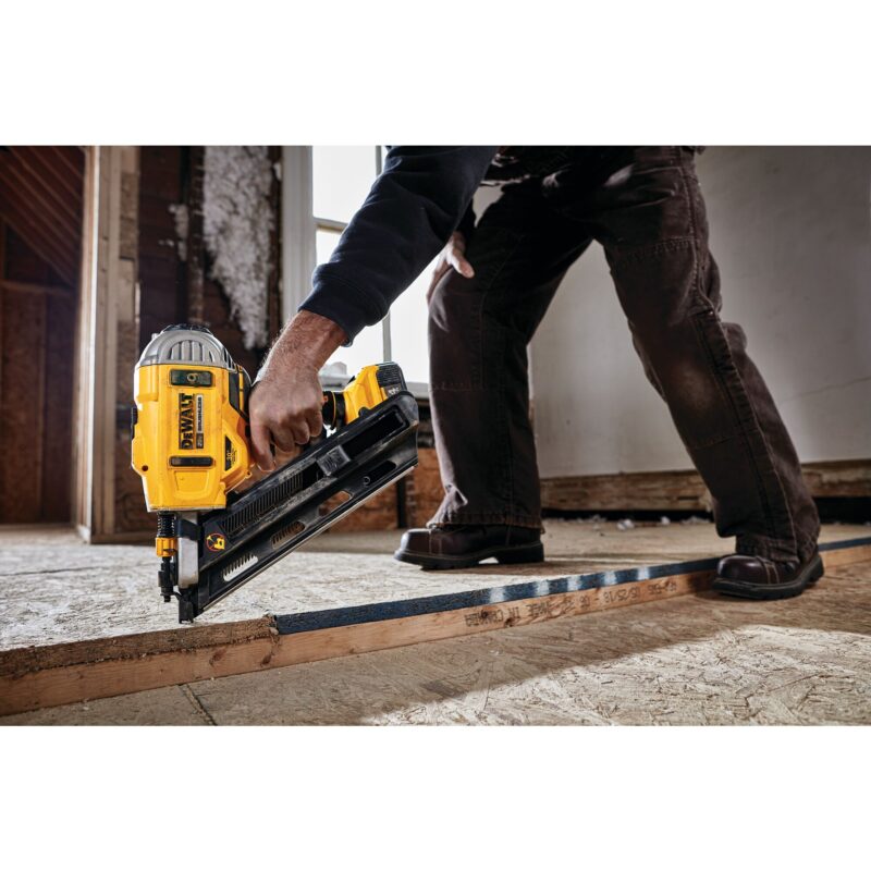 Outil Dewalt DCN692B