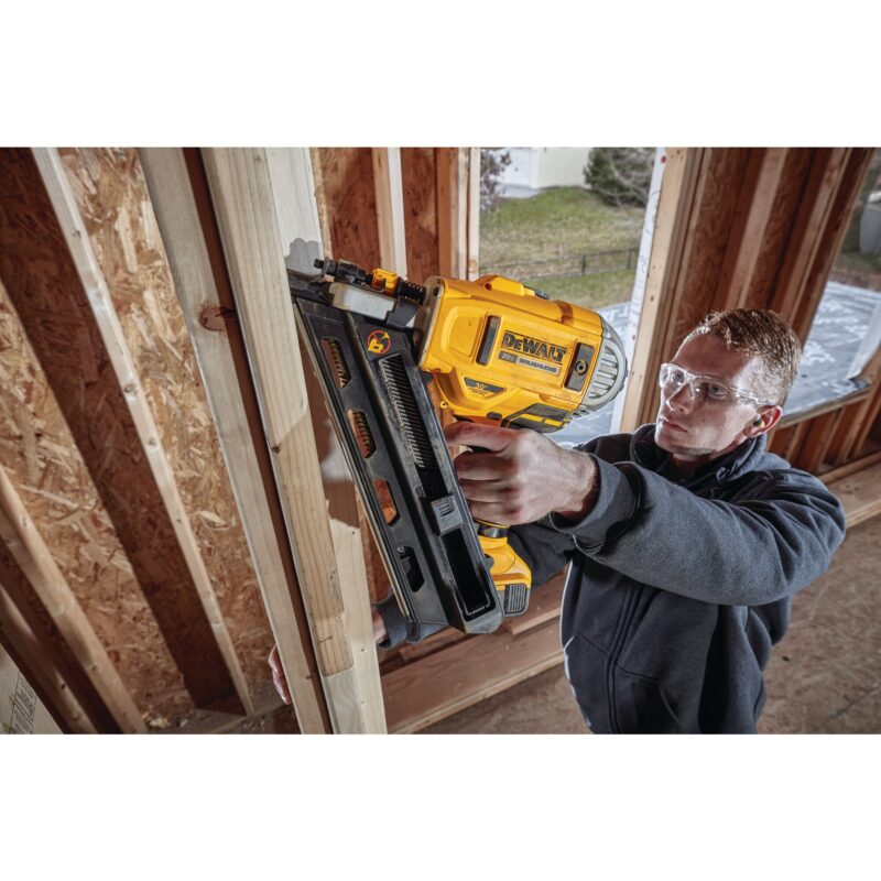 Outil Dewalt DCN692B